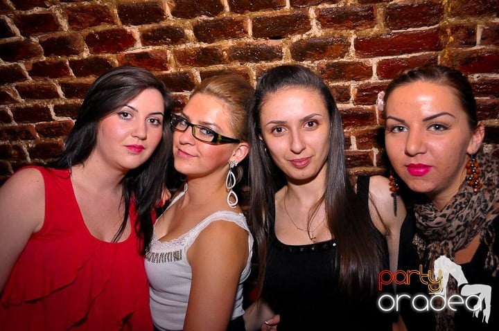 Noapte de distracţie în Escape, 