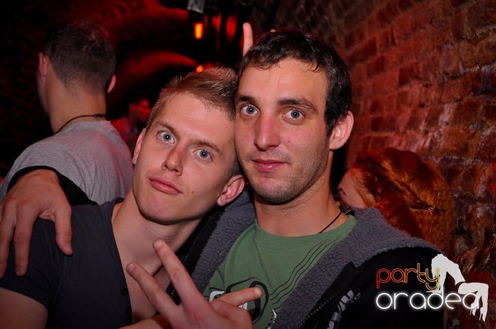 Noapte de distracţie în Escape, 