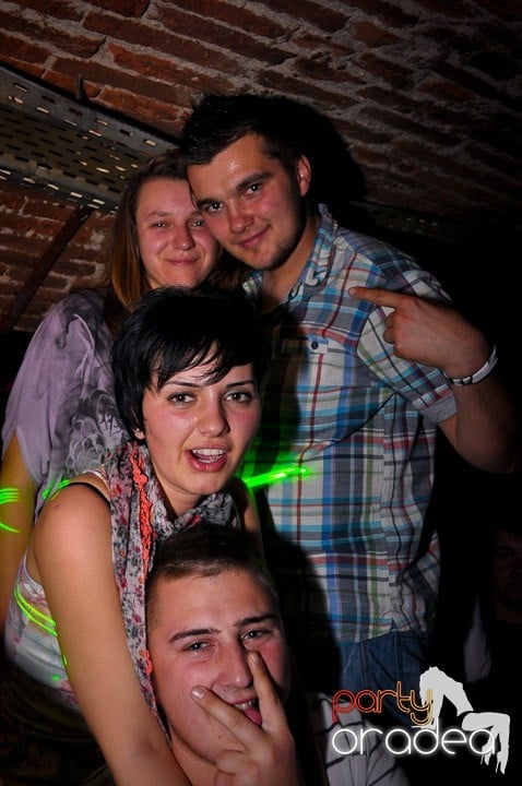 Noapte de distracţie în Escape, 