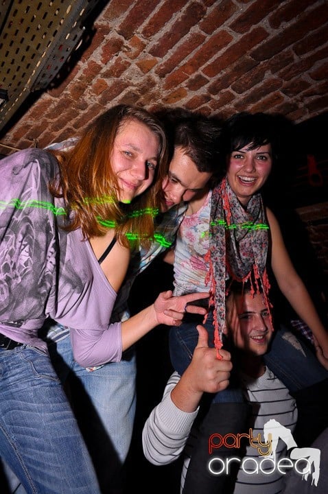 Noapte de distracţie în Escape, 