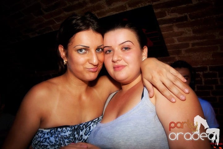 Noapte de distracţie în Escape, 