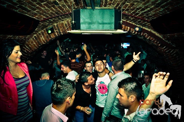 Noapte de distracţie în Escape, 