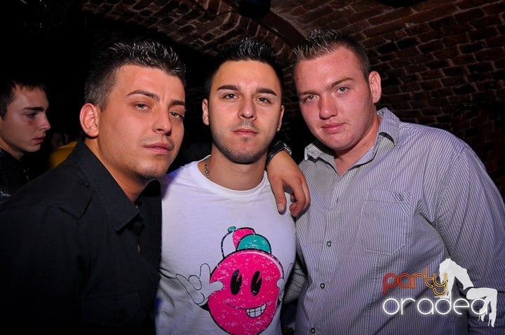 Noapte de distracţie în Escape, 