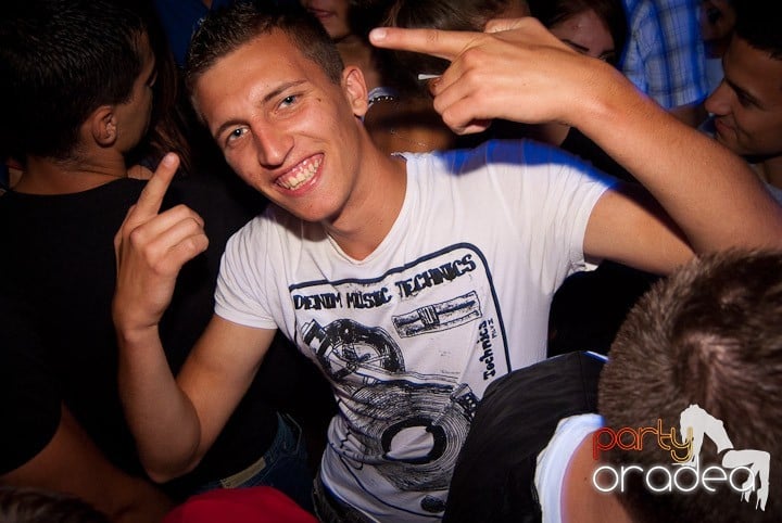 Noapte de distracţie în Escape, 