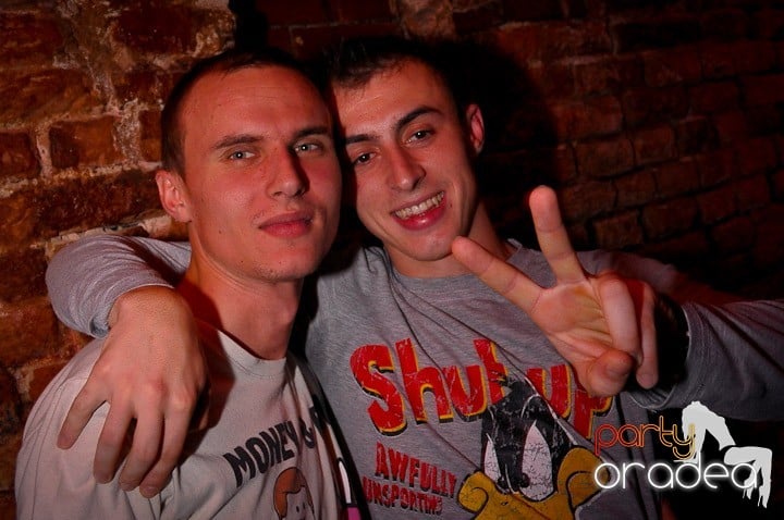 Noapte de distracţie în Escape, 