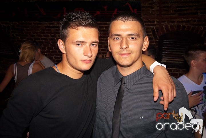 Noapte de distracţie în Escape, 