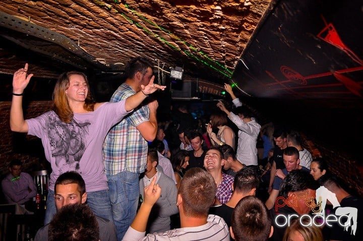 Noapte de distracţie în Escape, 