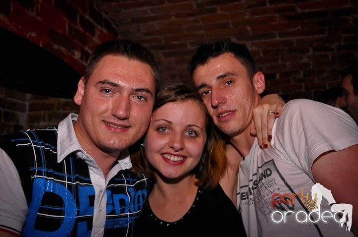 Noapte de distracţie în Escape, 