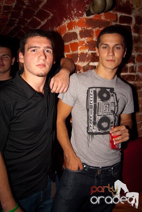 Noapte de distracţie în Escape, 