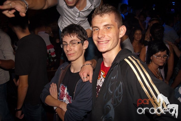 Noapte de distracţie în Escape, 