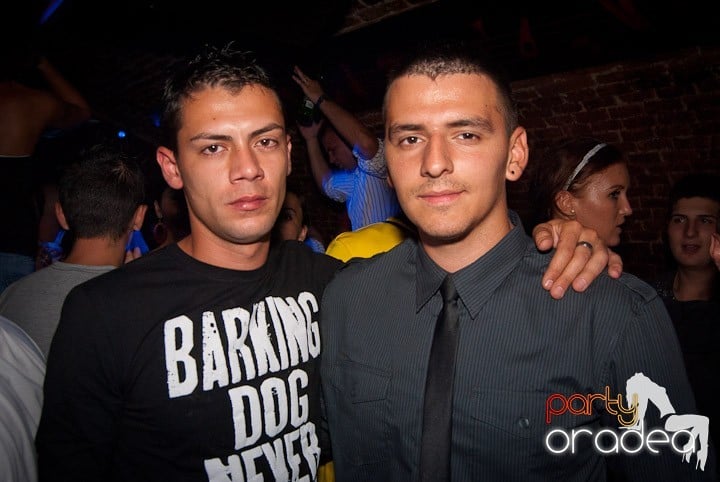 Noapte de distracţie în Escape, 