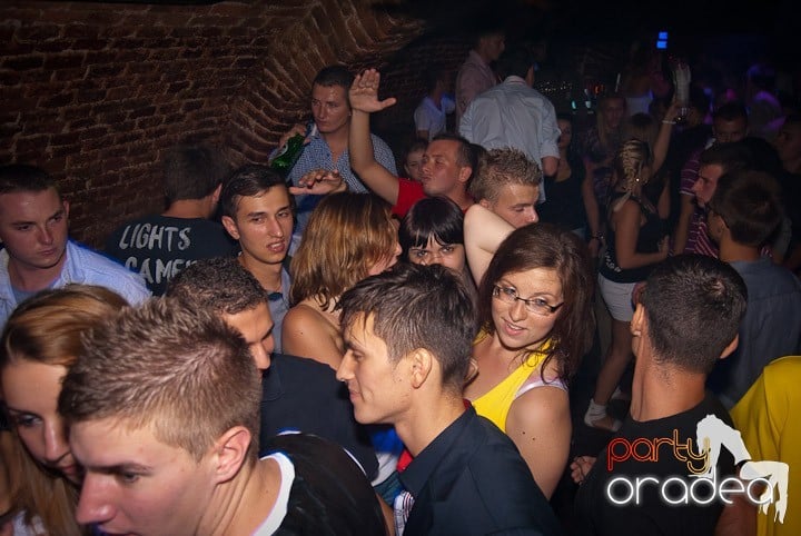 Noapte de distracţie în Escape, 