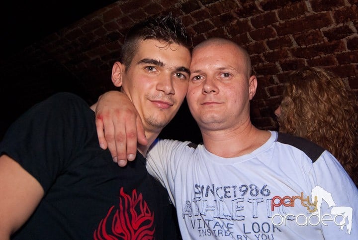 Noapte de distracţie în Escape, 