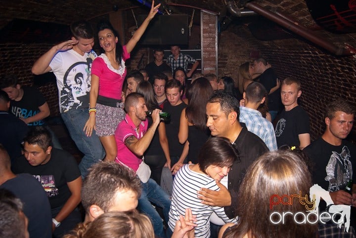 Noapte de distracţie în Escape, 