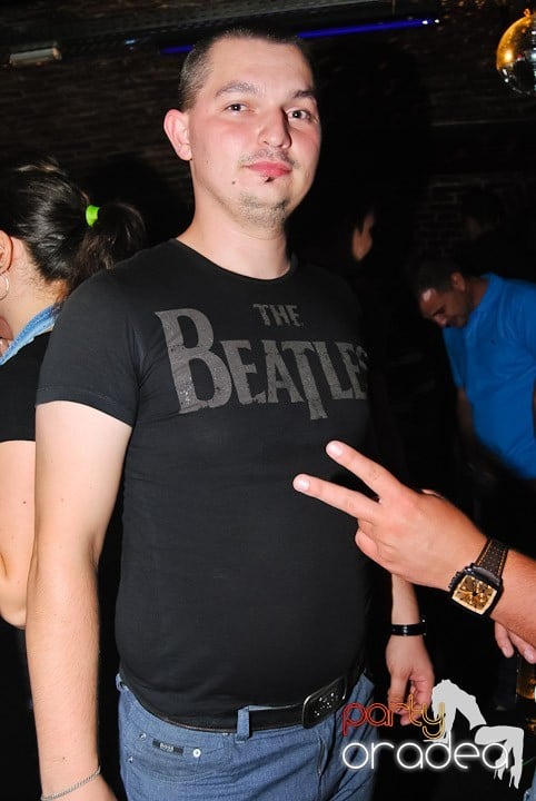 Non-Stop Party în Club Escape, 