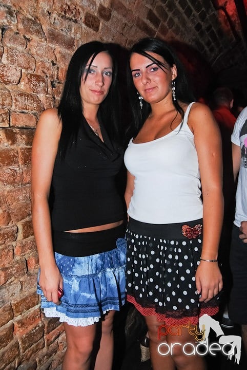 Non-Stop Party în Club Escape, 