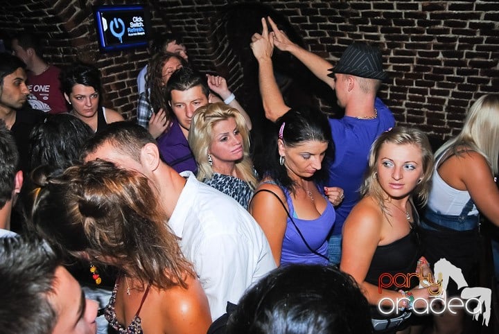 Non-Stop Party în Club Escape, 