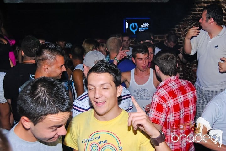 Non-Stop Party în Club Escape, 