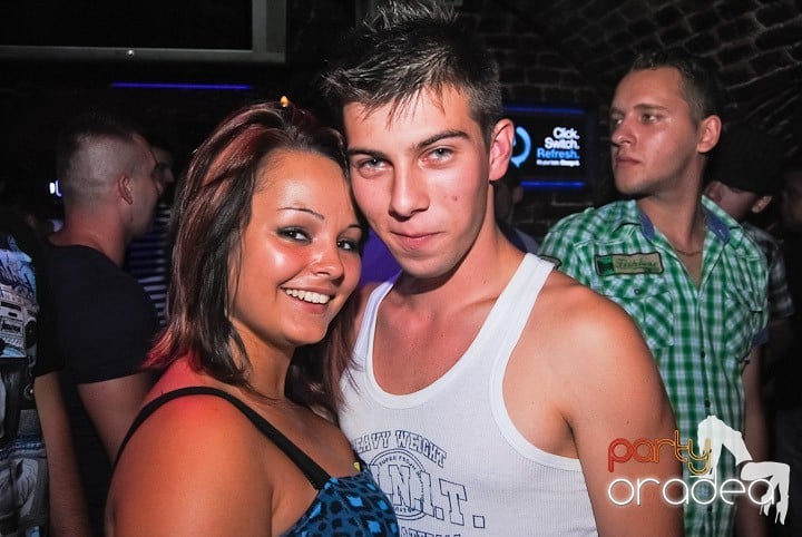 Non-Stop Party în Club Escape, 