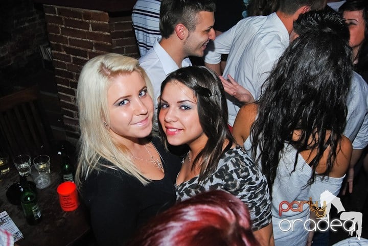 Non-Stop Party în Club Escape, 