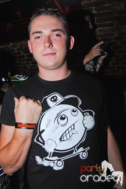 Non-Stop Party în Club Escape, 