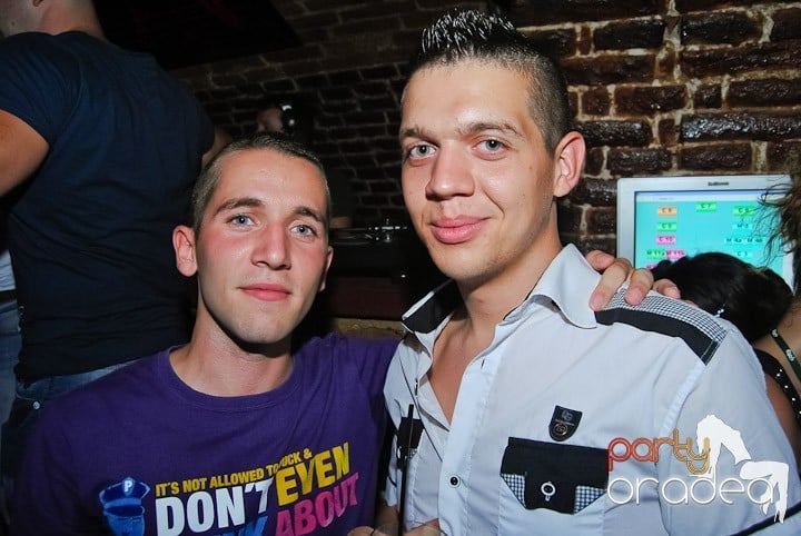 Non-Stop Party în Club Escape, 