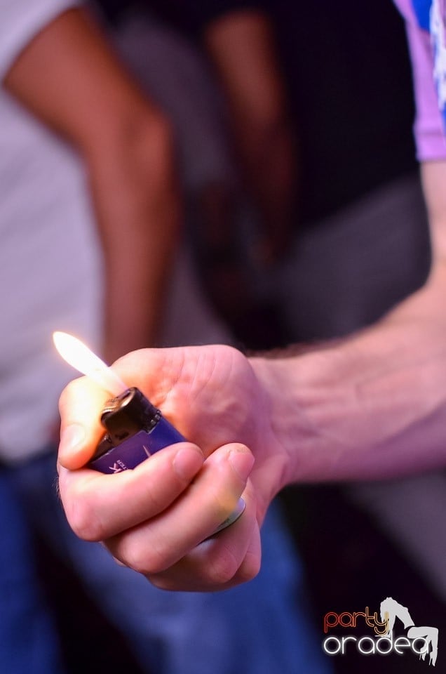 O nouă petrecere în Club Escape, 