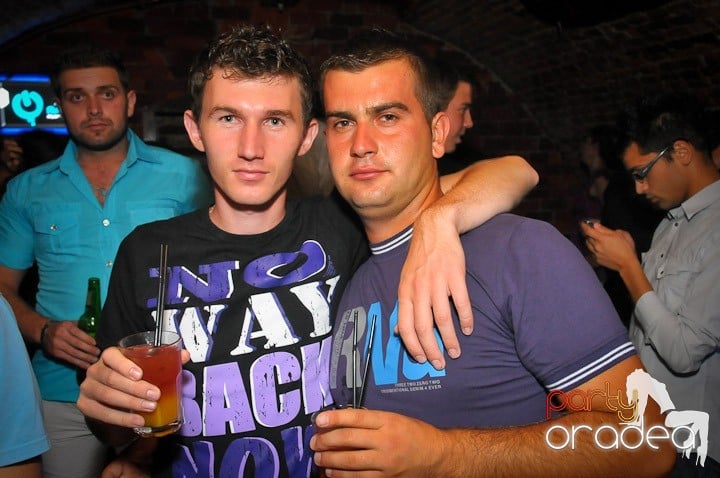 O nouă petrecere în Escape, 