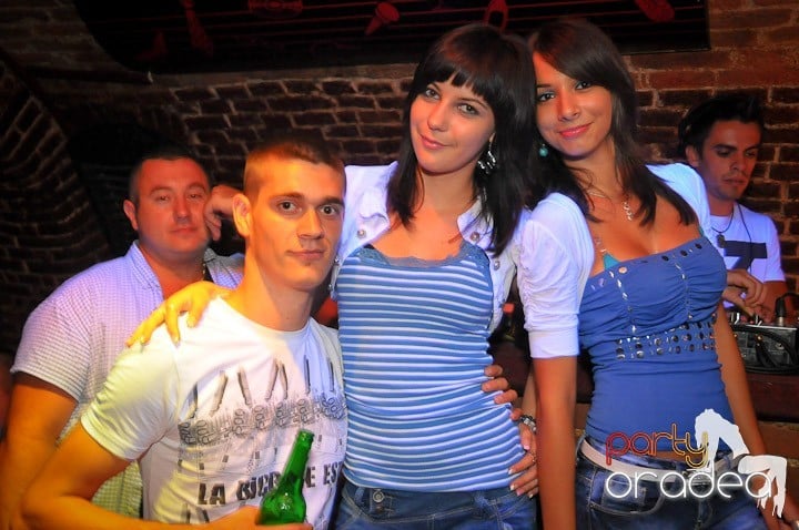 O nouă petrecere în Escape, 