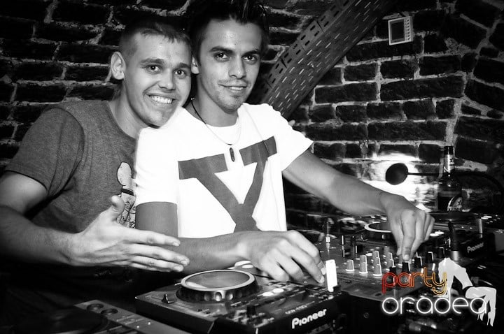 O nouă petrecere în Escape, 