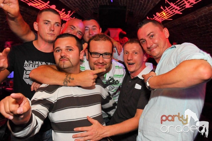 O nouă petrecere în Escape, 