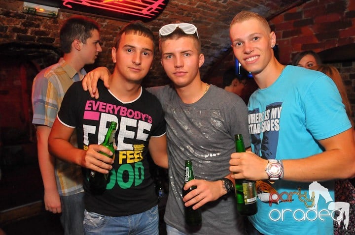 O nouă petrecere în Escape, 