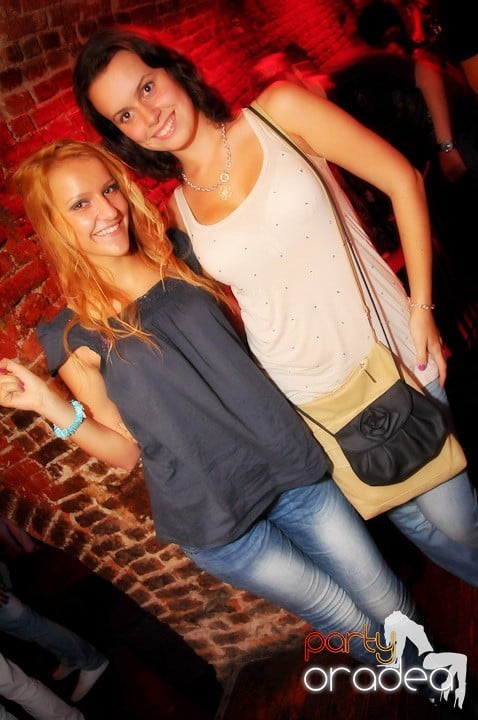 O nouă petrecere în Escape, 