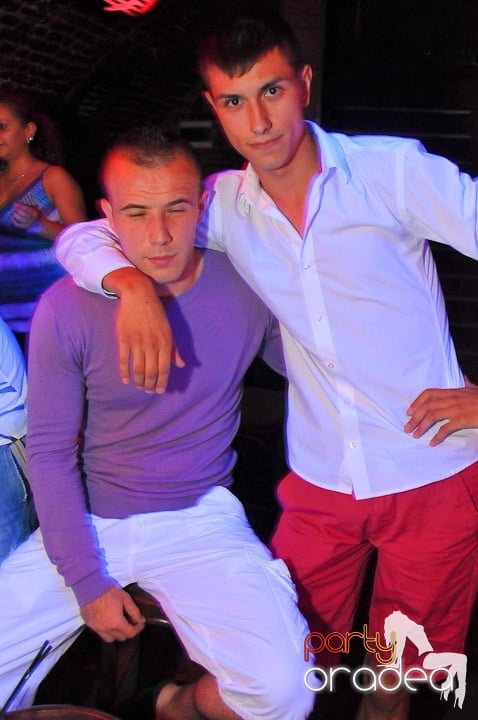 O nouă petrecere în Escape, 