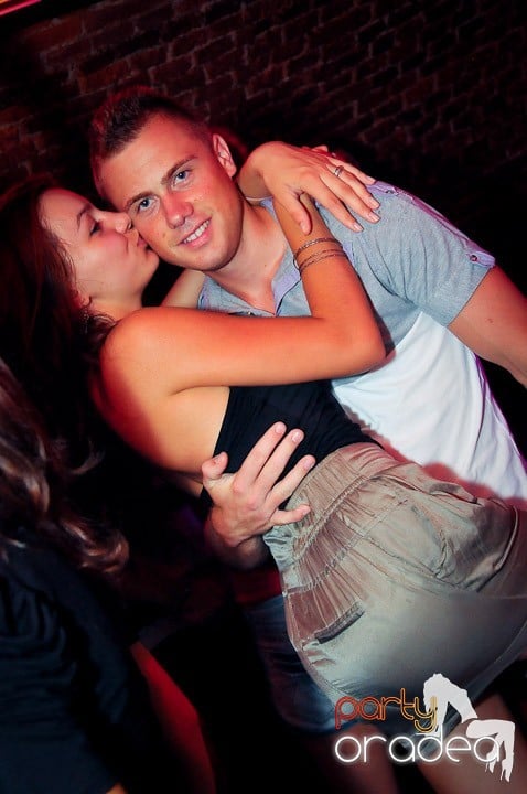 O nouă petrecere în Escape, 