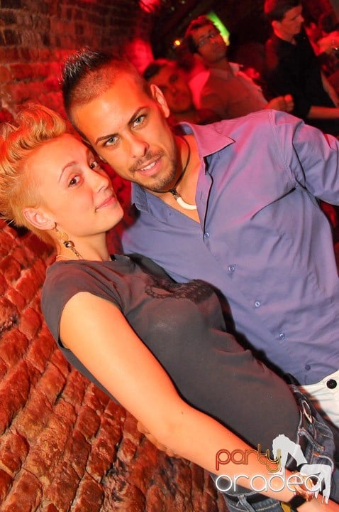 O nouă petrecere în Escape, 