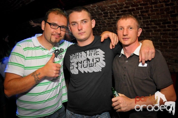 O nouă petrecere în Escape, 