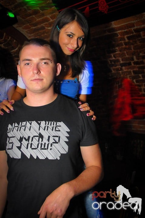 O nouă petrecere în Escape, 