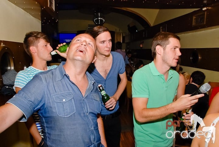 O seară cu cântec la Yellow Submarine, 