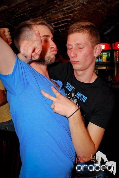 O zi obişnuită în Escape - party la maxim!, 