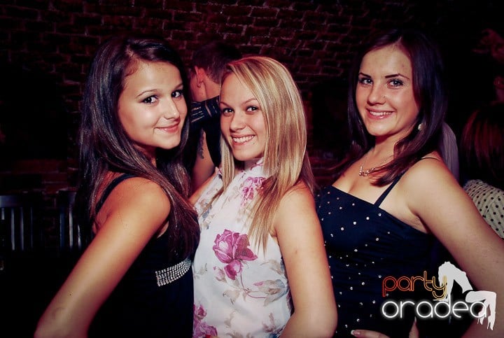 O zi obişnuită în Escape - party la maxim!, 