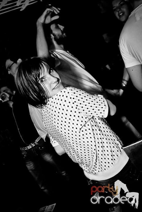 O zi obişnuită în Escape - party la maxim!, 