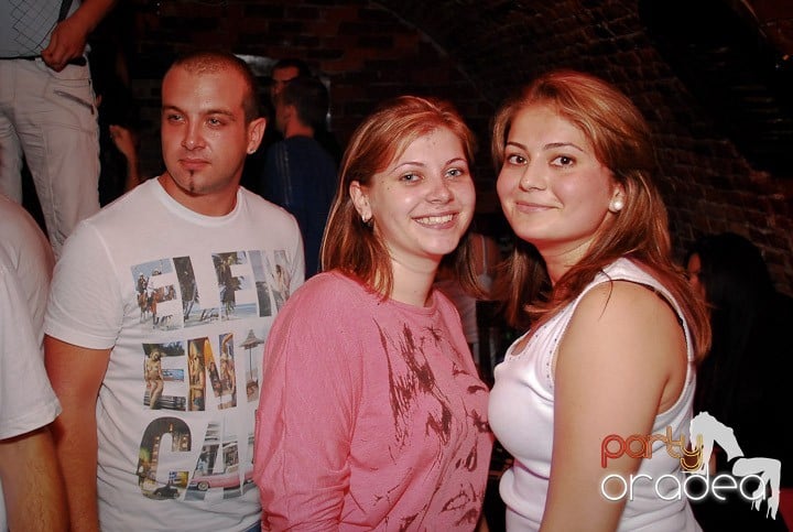 O zi obişnuită în Escape - party la maxim!, 