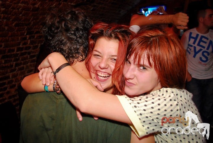 O zi obişnuită în Escape - party la maxim!, 