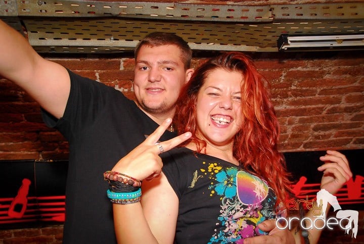 O zi obişnuită în Escape - party la maxim!, 