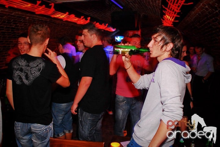 O zi obişnuită în Escape - party la maxim!, 