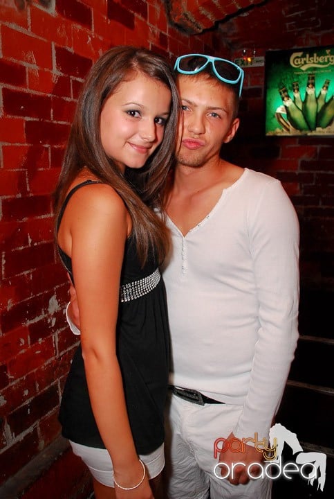 O zi obişnuită în Escape - party la maxim!, 