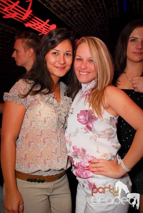 O zi obişnuită în Escape - party la maxim!, 