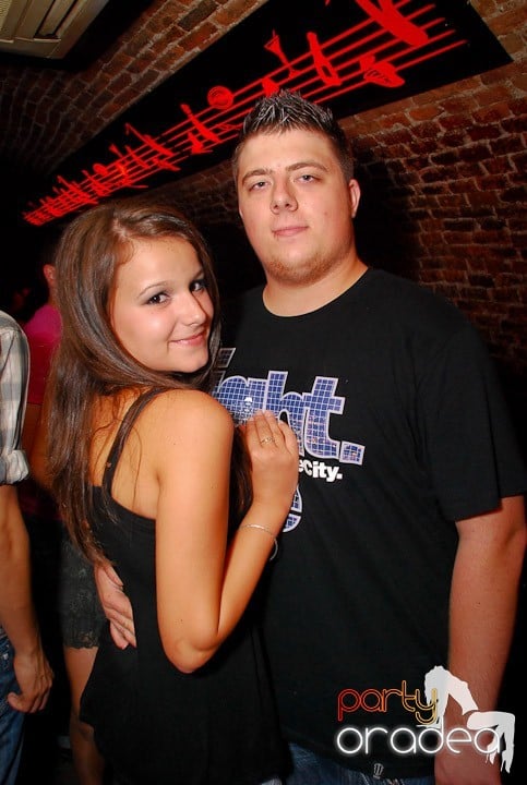 O zi obişnuită în Escape - party la maxim!, 