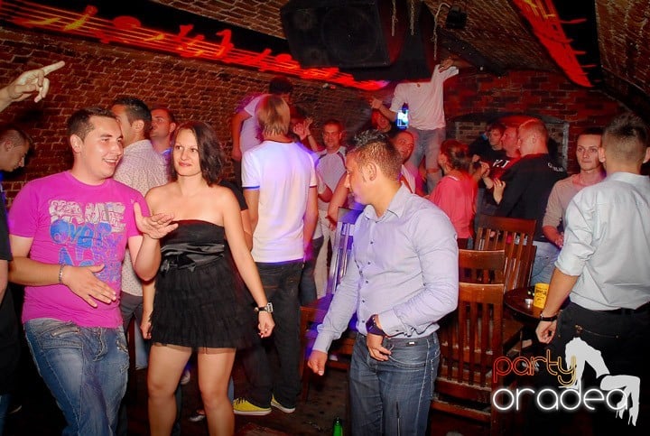 O zi obişnuită în Escape - party la maxim!, 